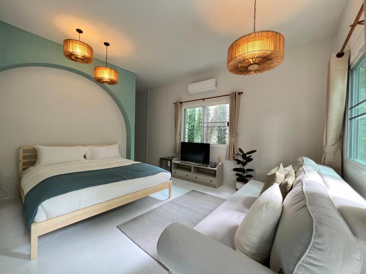 Zimmer mit Kingsize-Bett