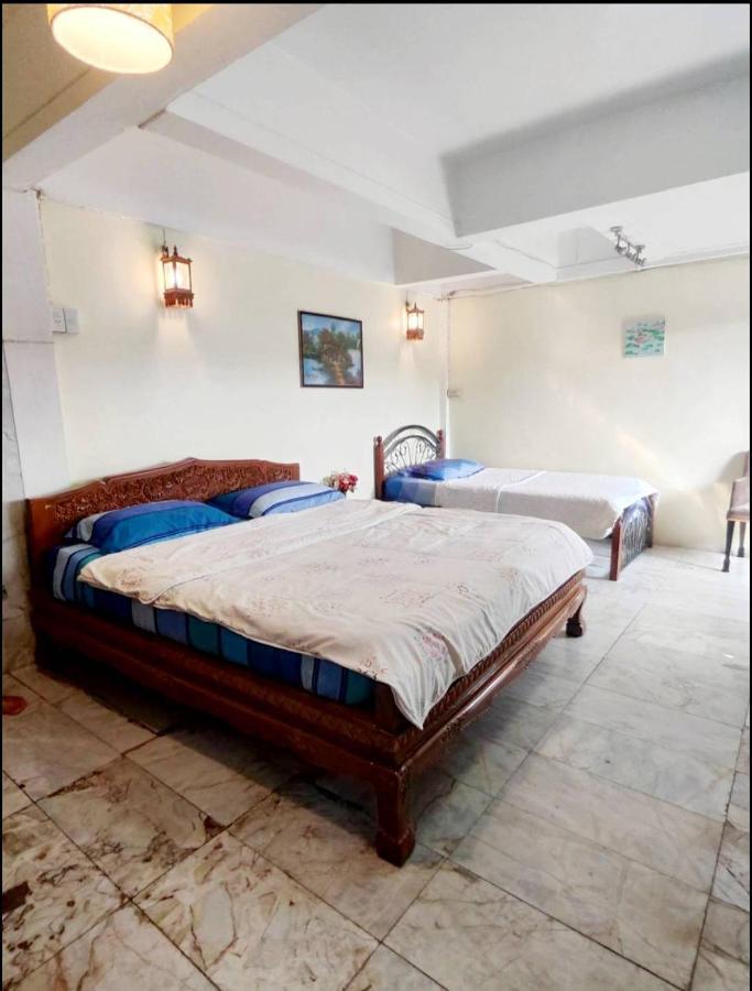 Dreibettzimmer mit eigenem Bad