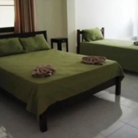 Donkey'S Rest Hotel-2