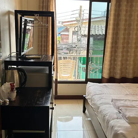 Baan Taweesuk Guest House-3